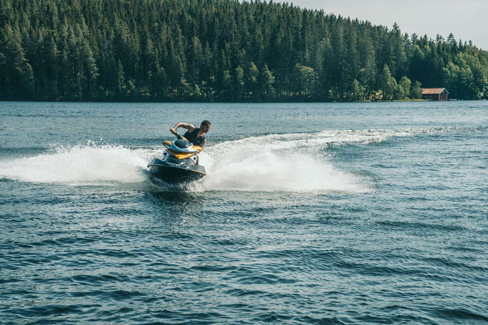 What is a Personal Watercraft (and How to Stay Safe) | ilearntoboat